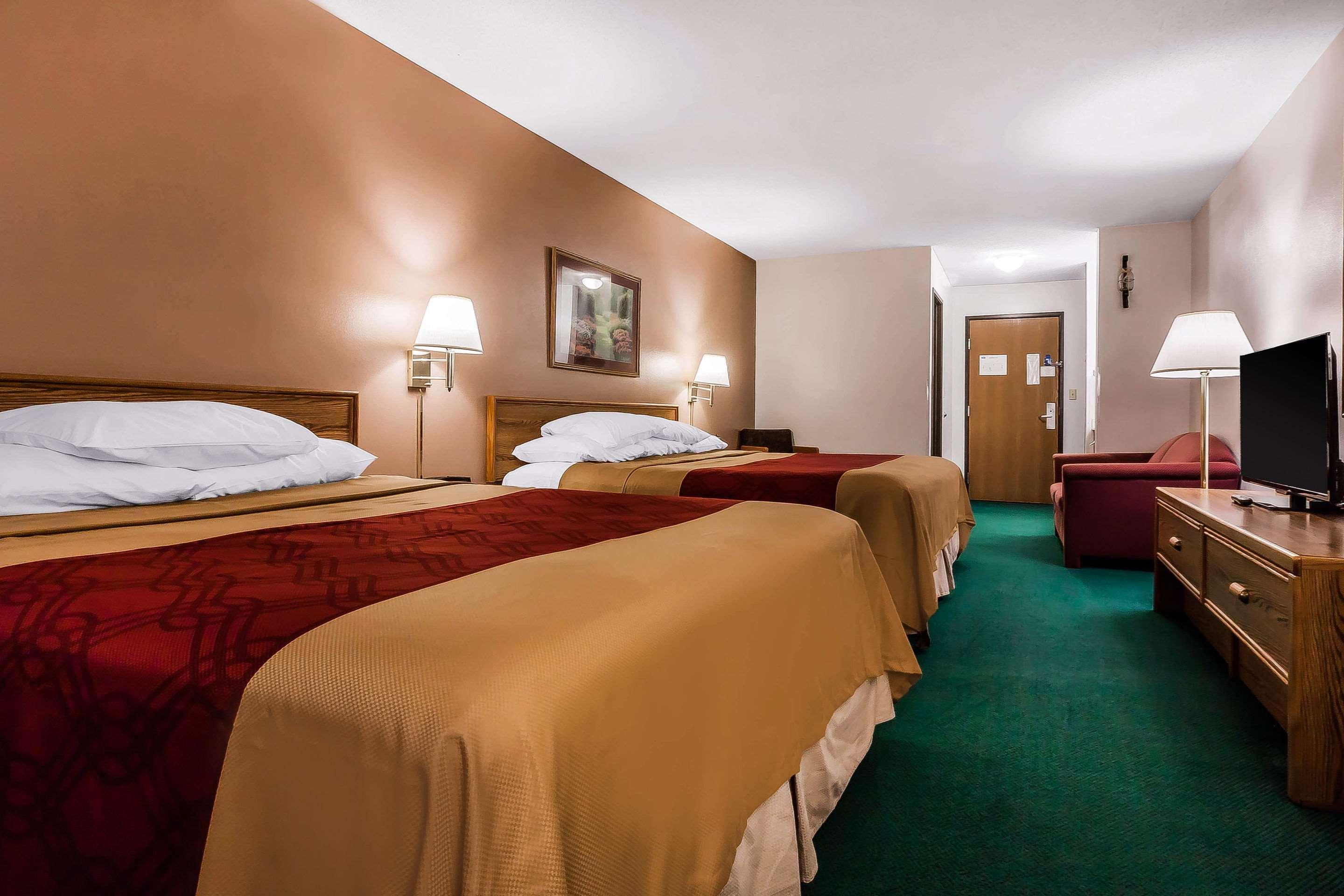 Rodeway Inn Holdrege Екстериор снимка